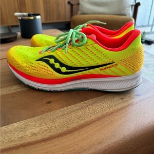 Saucony ride 13 mutant size 11 like new
